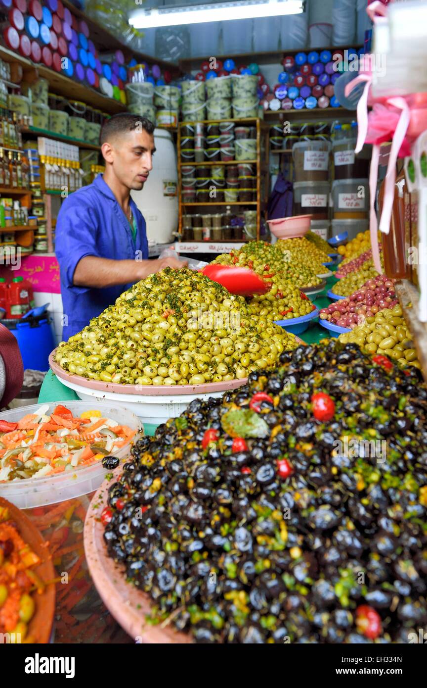 Maroc, Casablanca, quartier des Habous, marché des olives Banque D'Images