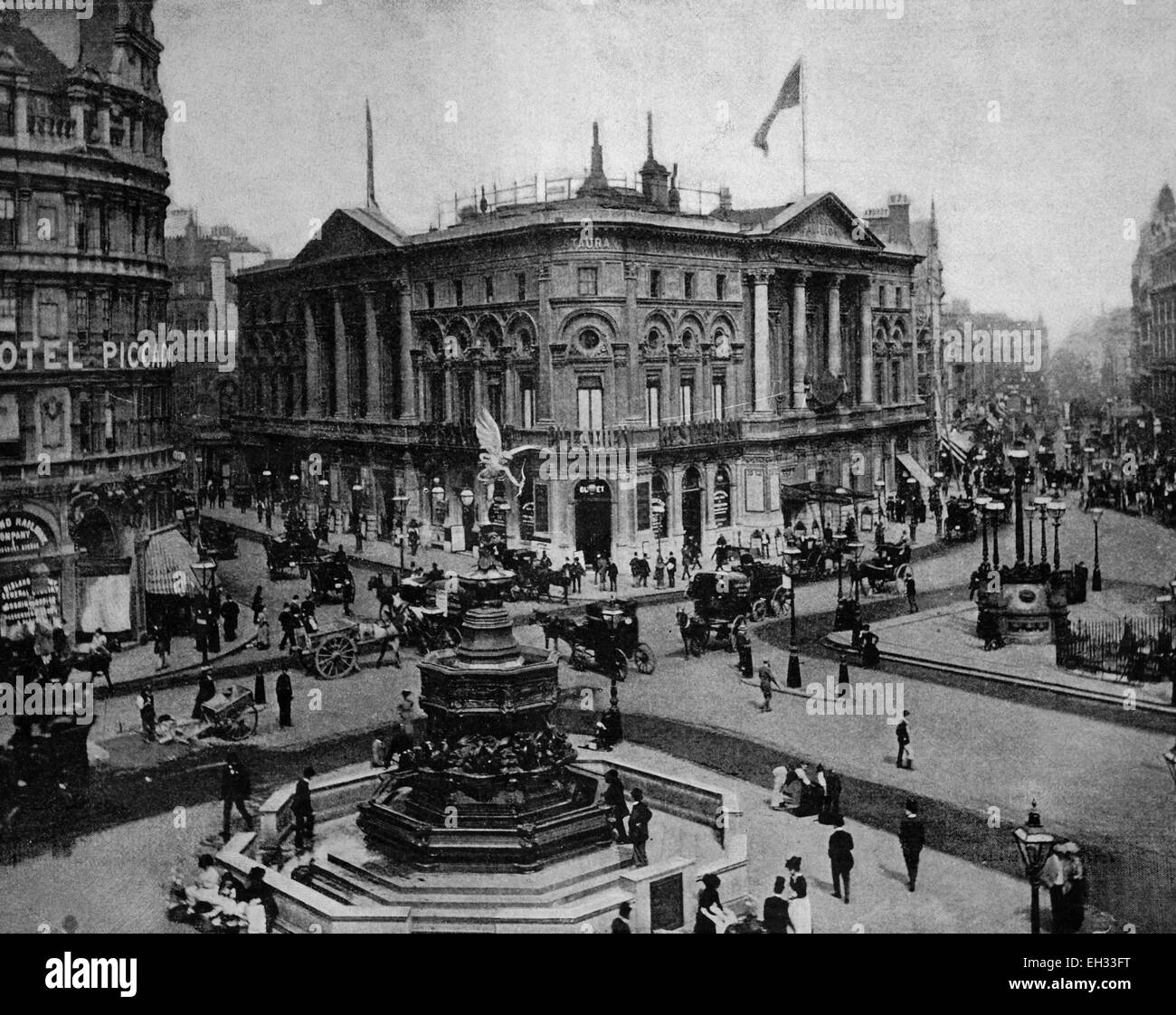 Autotype au début de Piccadilly Circus, Londres, Angleterre, RU, 1884, photo historique Banque D'Images