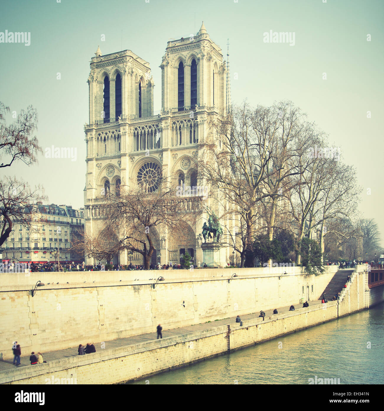 Notre Dame de Paris. Style rétro droit filtré Banque D'Images