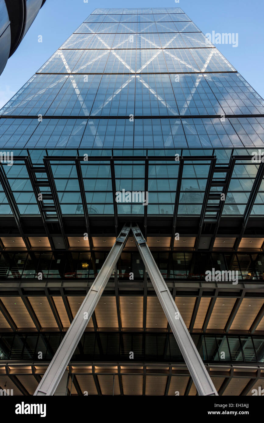 122 Leadenhall Street également connu sous le nom de Cheesegrater est un gratte-ciel dans la ville de Londres par Rogers Stirk Harbour Banque D'Images