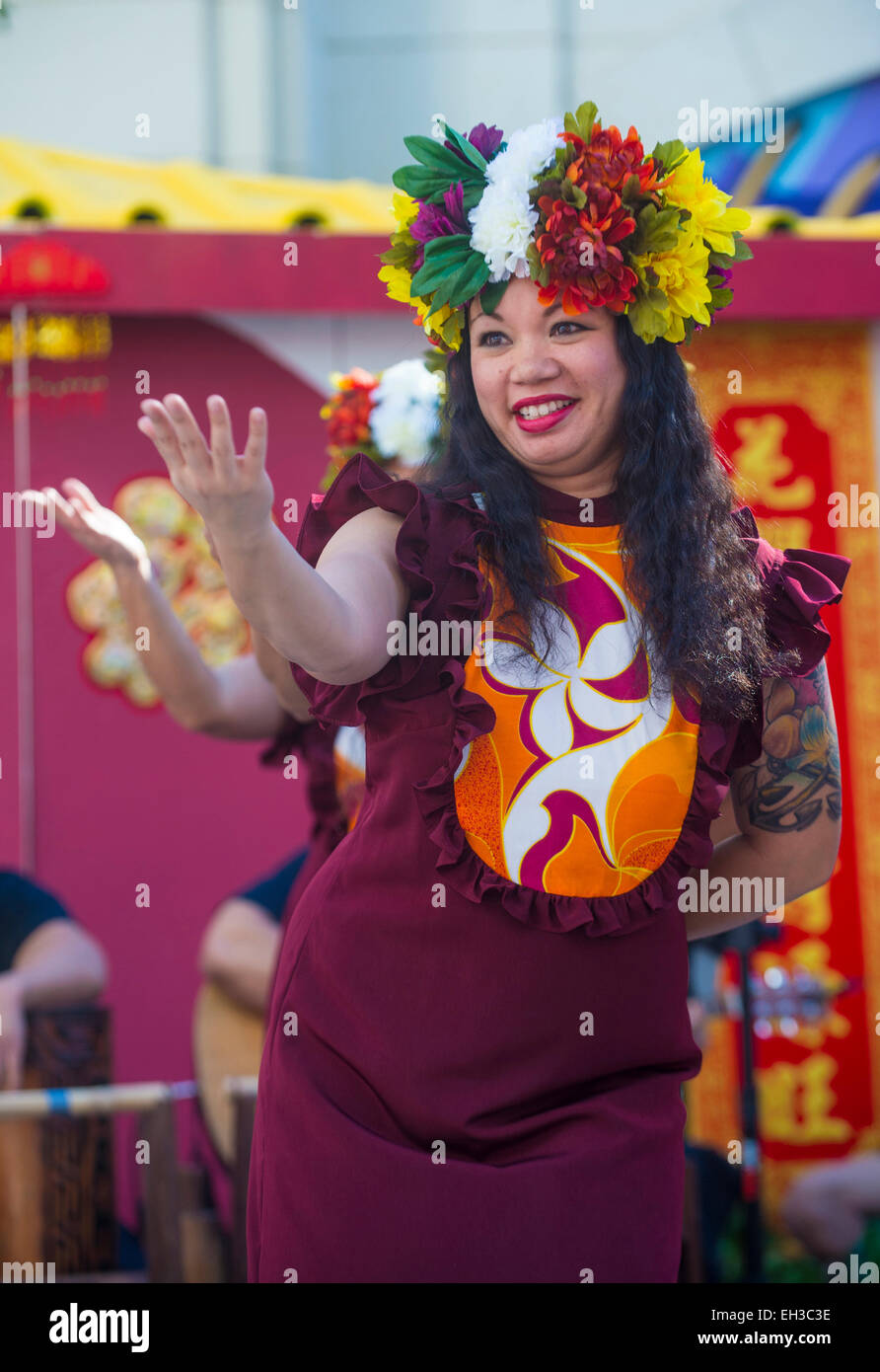 Les spectacles de danse folklorique Tahitienne au Nouvel An chinois qui a eu lieu à Las Vegas Banque D'Images