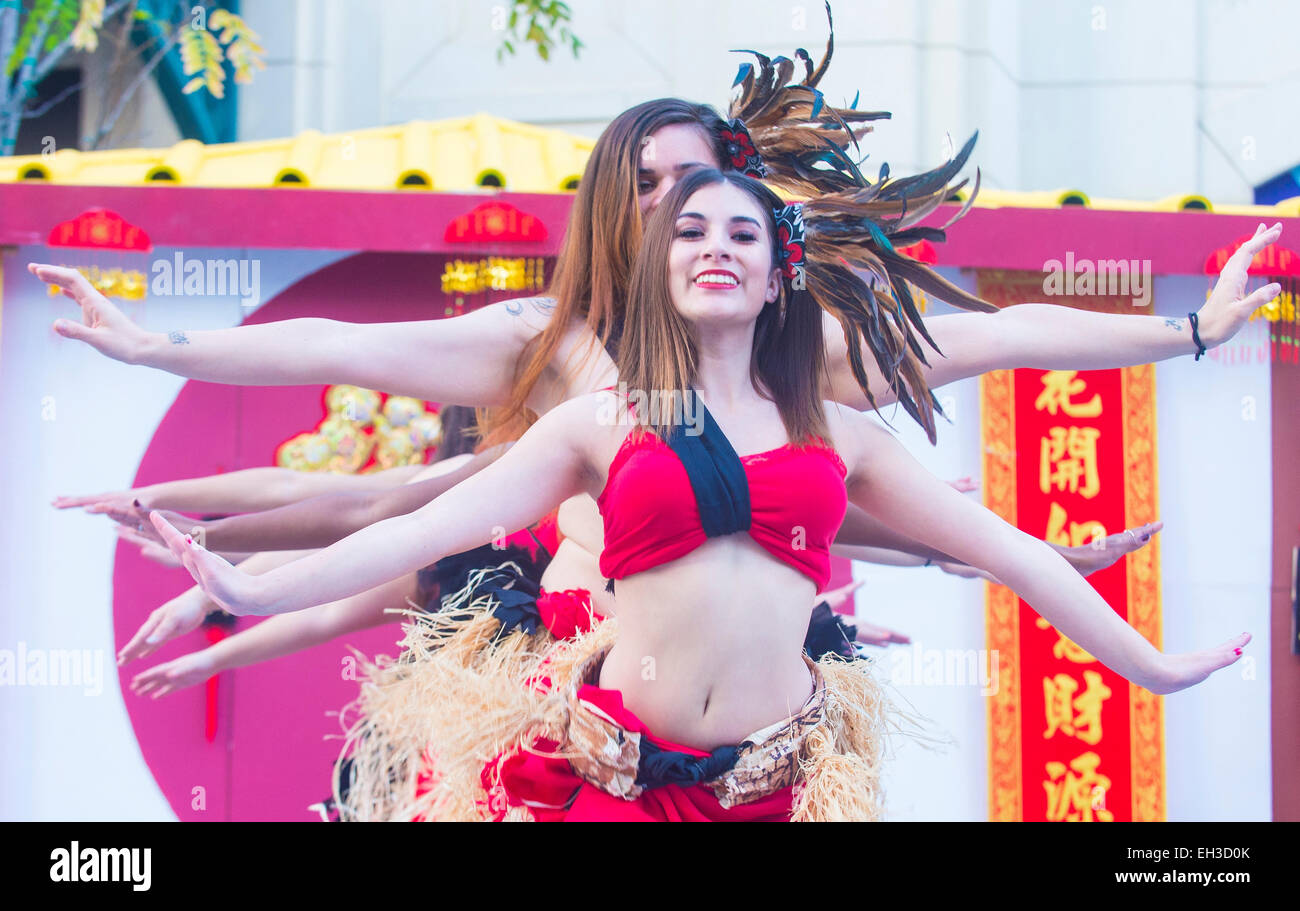 Les spectacles de danse folklorique Tahitienne au Nouvel An chinois qui a eu lieu à Las Vegas Banque D'Images