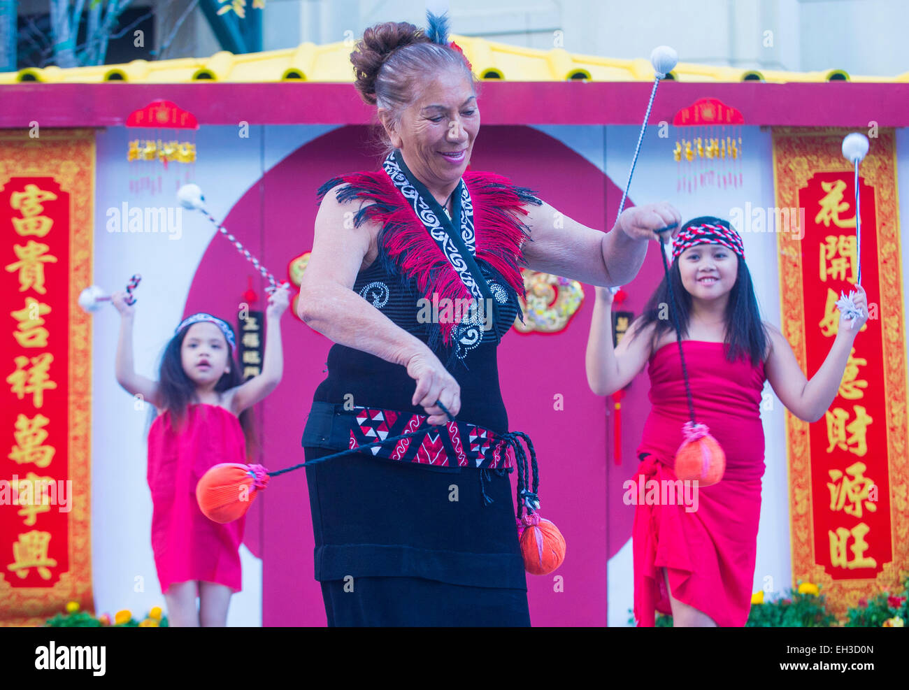 Les spectacles de danse folklorique Tahitienne au Nouvel An chinois qui a eu lieu à Las Vegas Banque D'Images