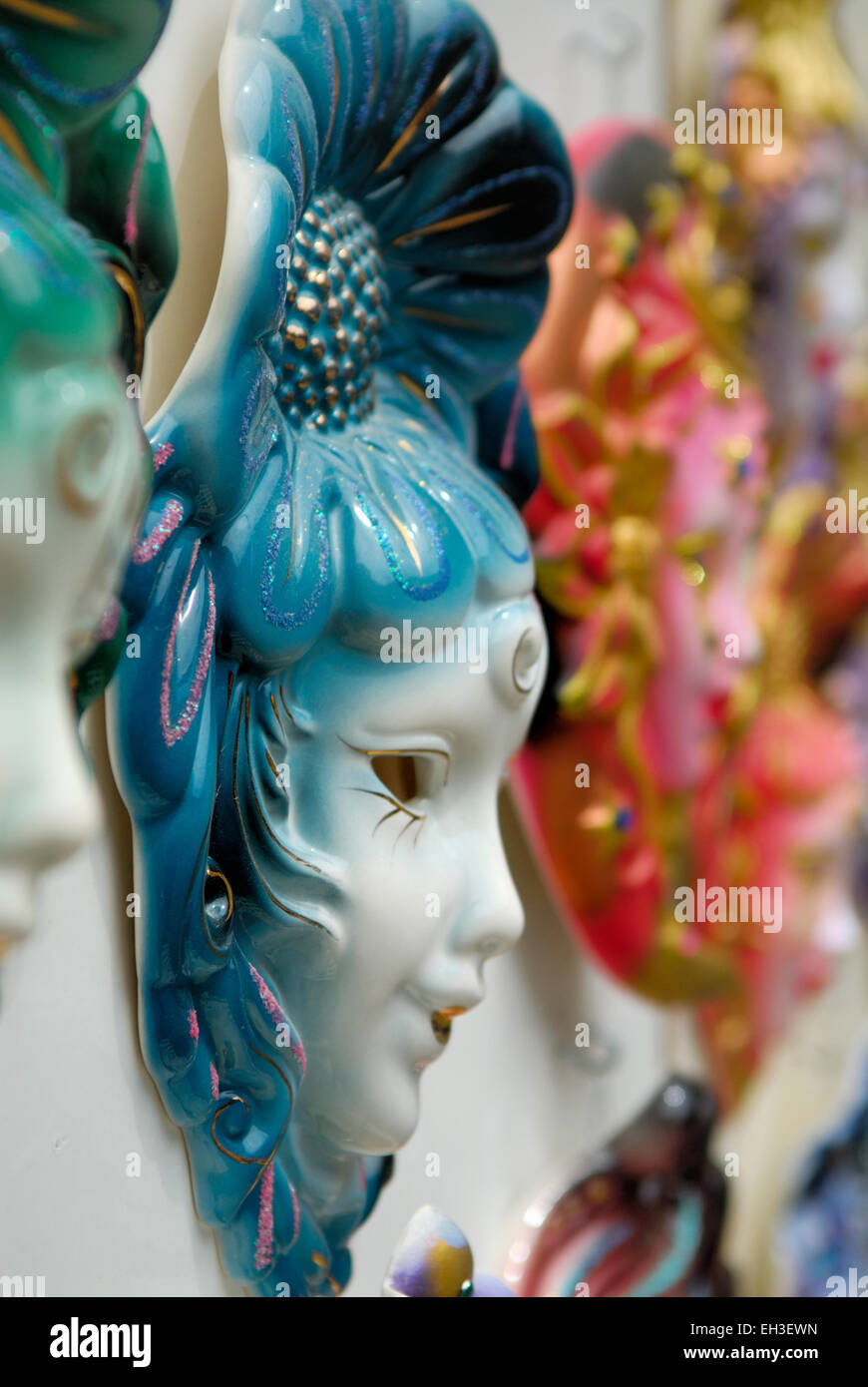 Masque de carnaval souvenir, porcelaine, Venise, Italie Banque D'Images