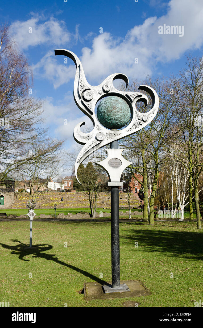 Modèle du soleil, une des pièces du Tamworth Planète Marche Sculpture Trail dans le Pleasuregrounds, Tamworth Banque D'Images