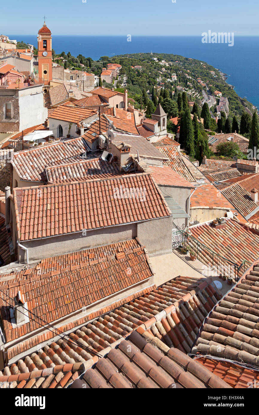 Les toits de la vieille ville, Roquebrune, Côte d'Azur, France Banque D'Images