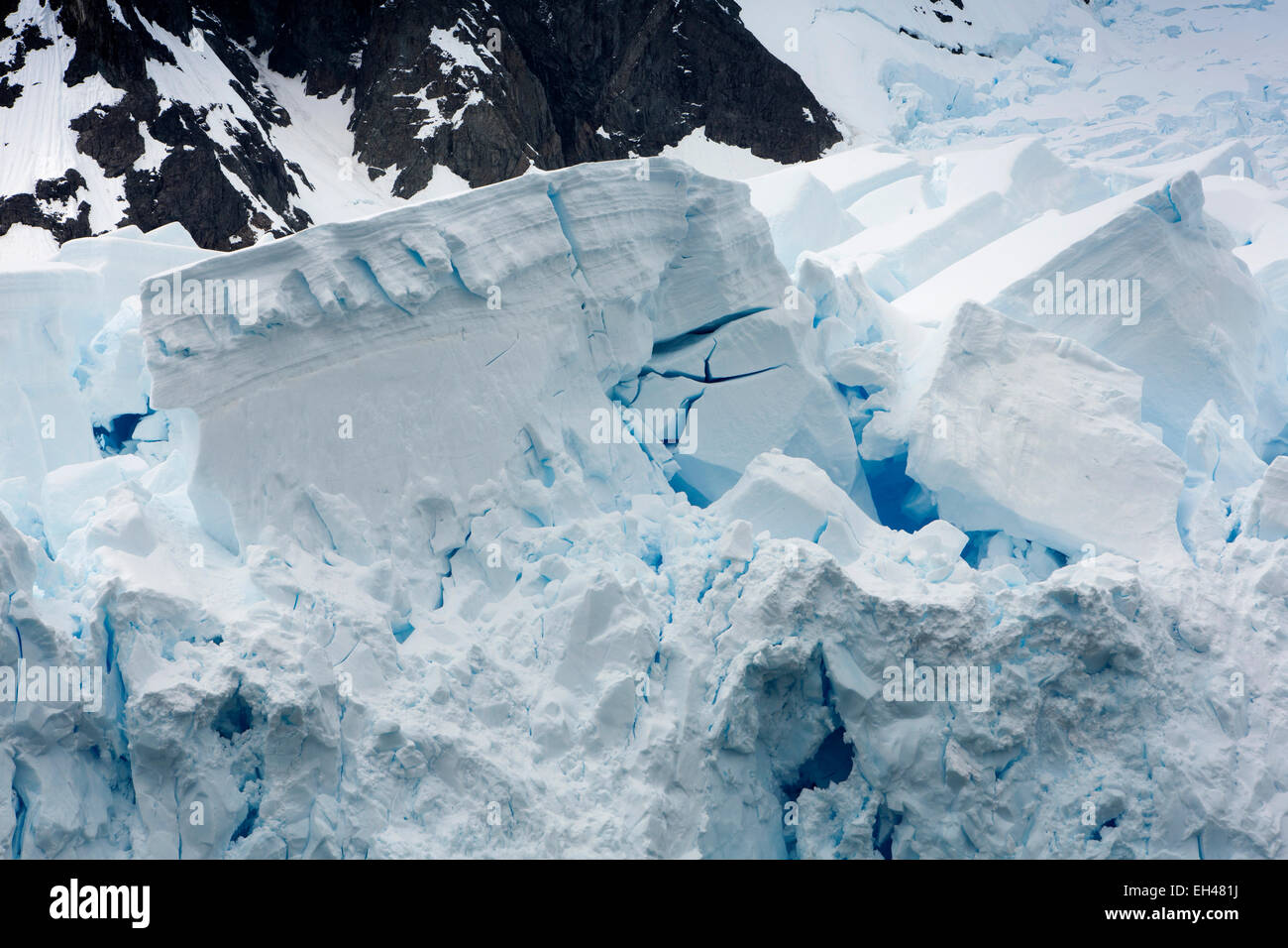 L'antarctique, Paradise Bay, fin de la rupture dans la mer pour former des icebergs Banque D'Images