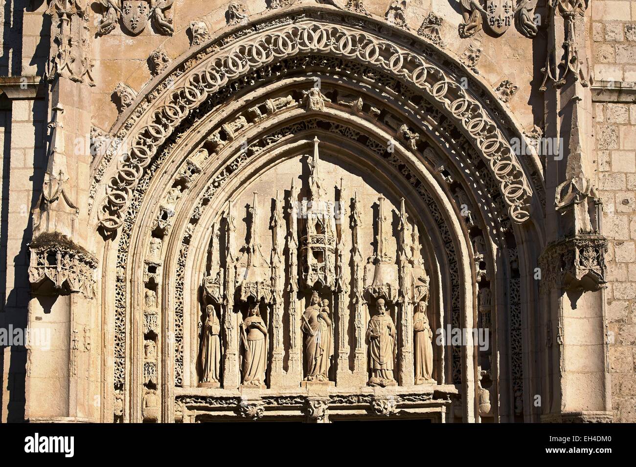 France, Vienne, Poitiers, église Sainte Radegonde, portail de la façade ouest Banque D'Images