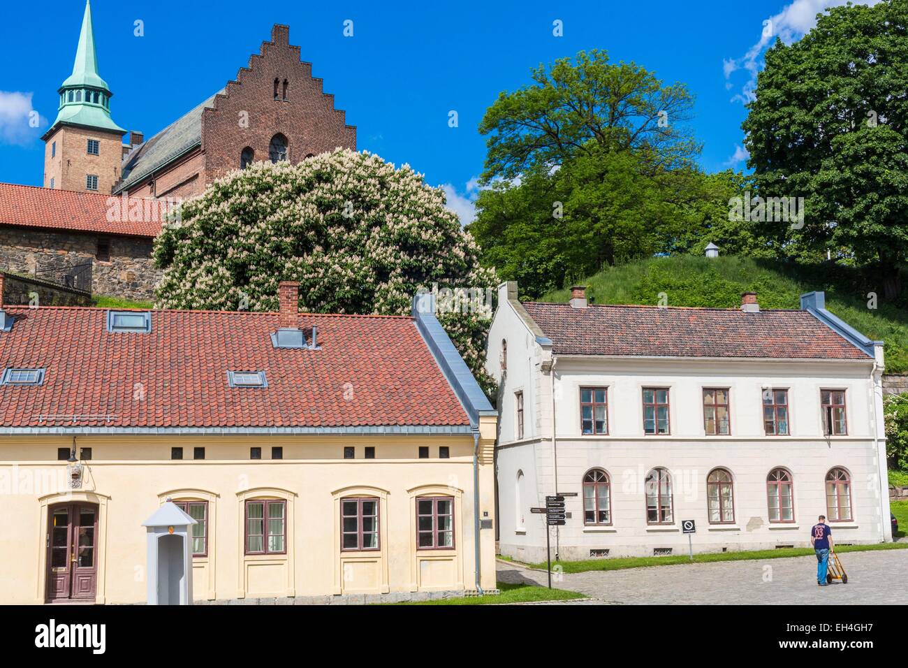 La Norvège, Oslo, la forteresse du 13ème siècle avec son château (du 17ème siècle au 19ème siècle) et l'église Banque D'Images