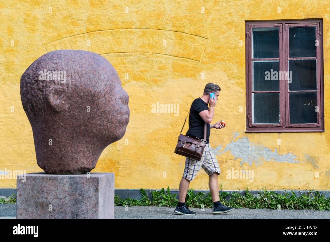 La Norvège, Oslo, Rσdhusgata, zone piétonne en face d'un bâtiment du 17ème siècle Banque D'Images
