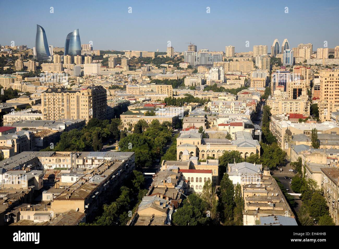 L'Azerbaïdjan, Bakou, vue générale de la ville et la flamme Towers Banque D'Images