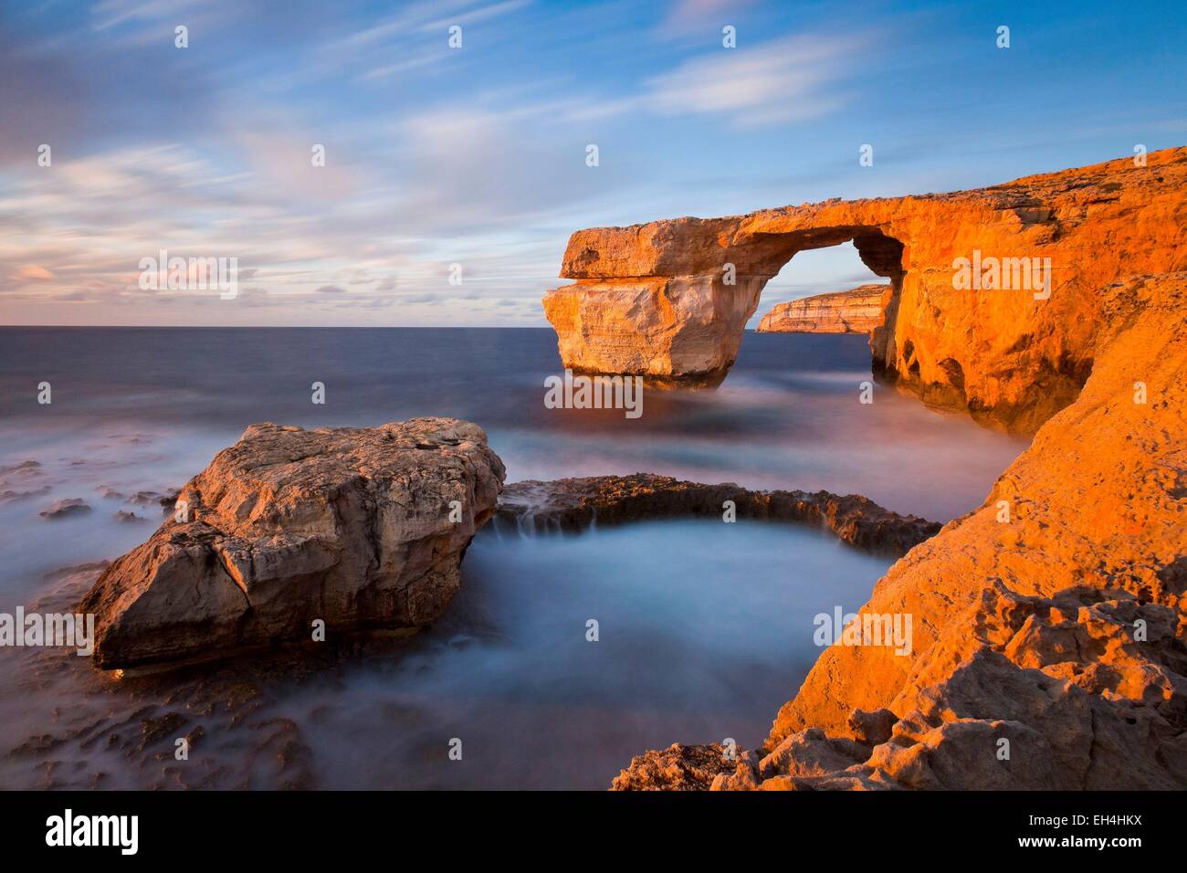 Malte, l'île de Gozo, l'arche naturelle de la fenêtre d'Azur Banque D'Images