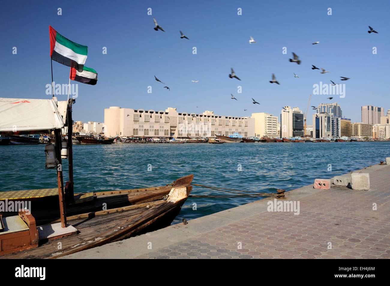 Emirats arabes unis, dubaï, Deira, Dubaï Creek sur le bateau en bois Banque D'Images