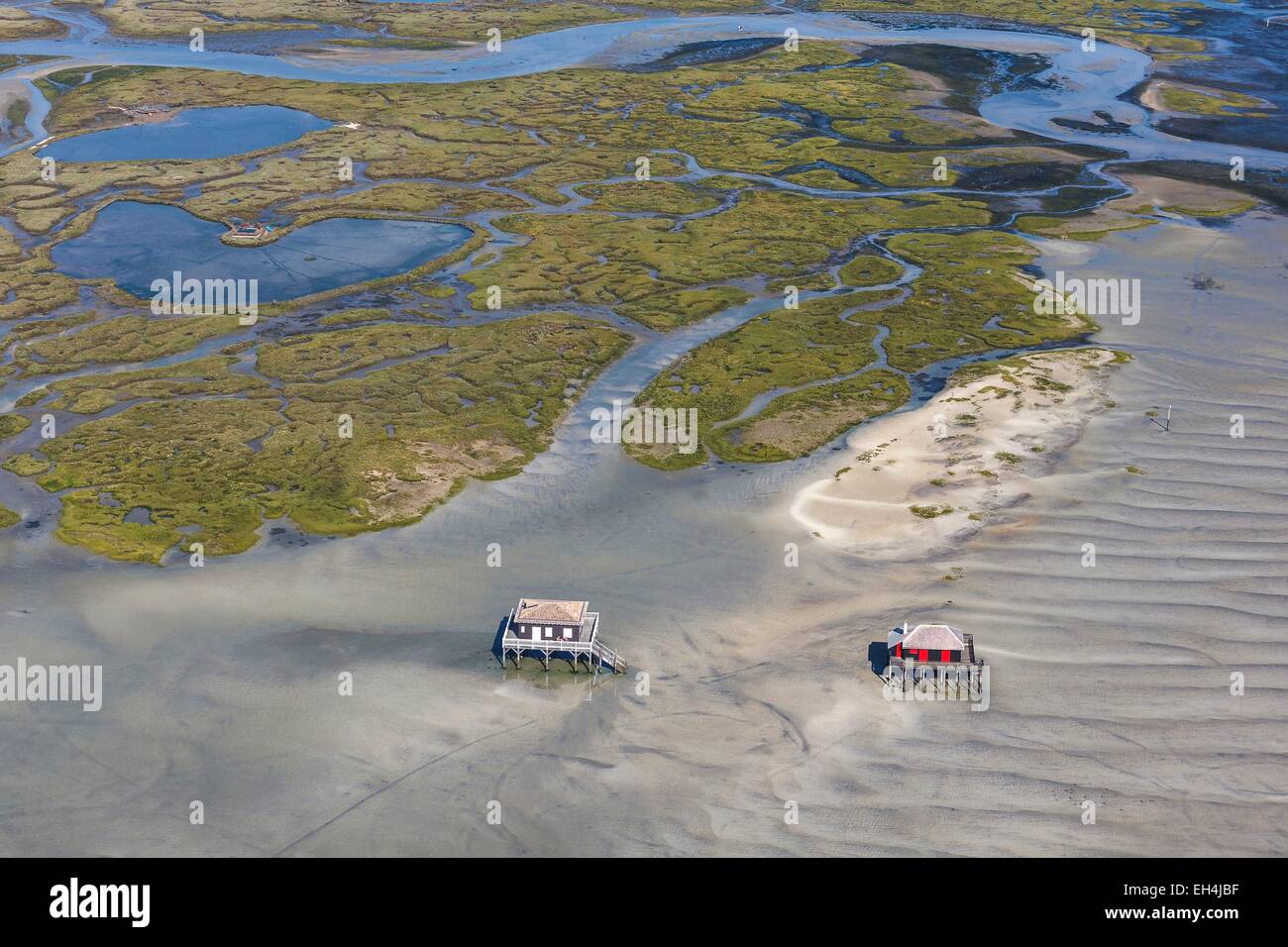 France, Gironde, Arcachon, les maisons en bois sur pilotis près de l'IIe aux Oiseaux (vue aérienne)) Banque D'Images