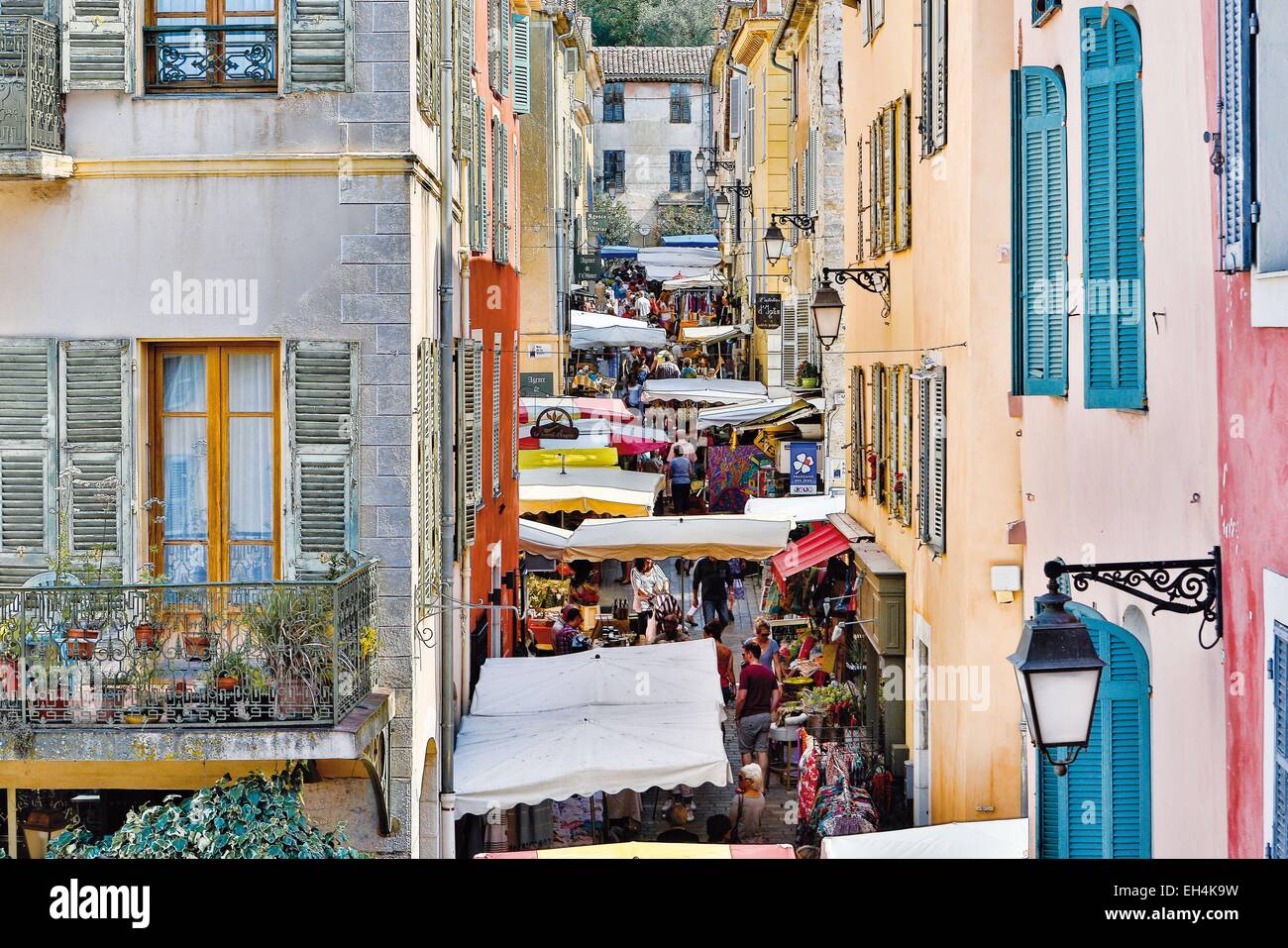 France, Alpes Maritimes, Grasse, marché provençal en été Banque D'Images