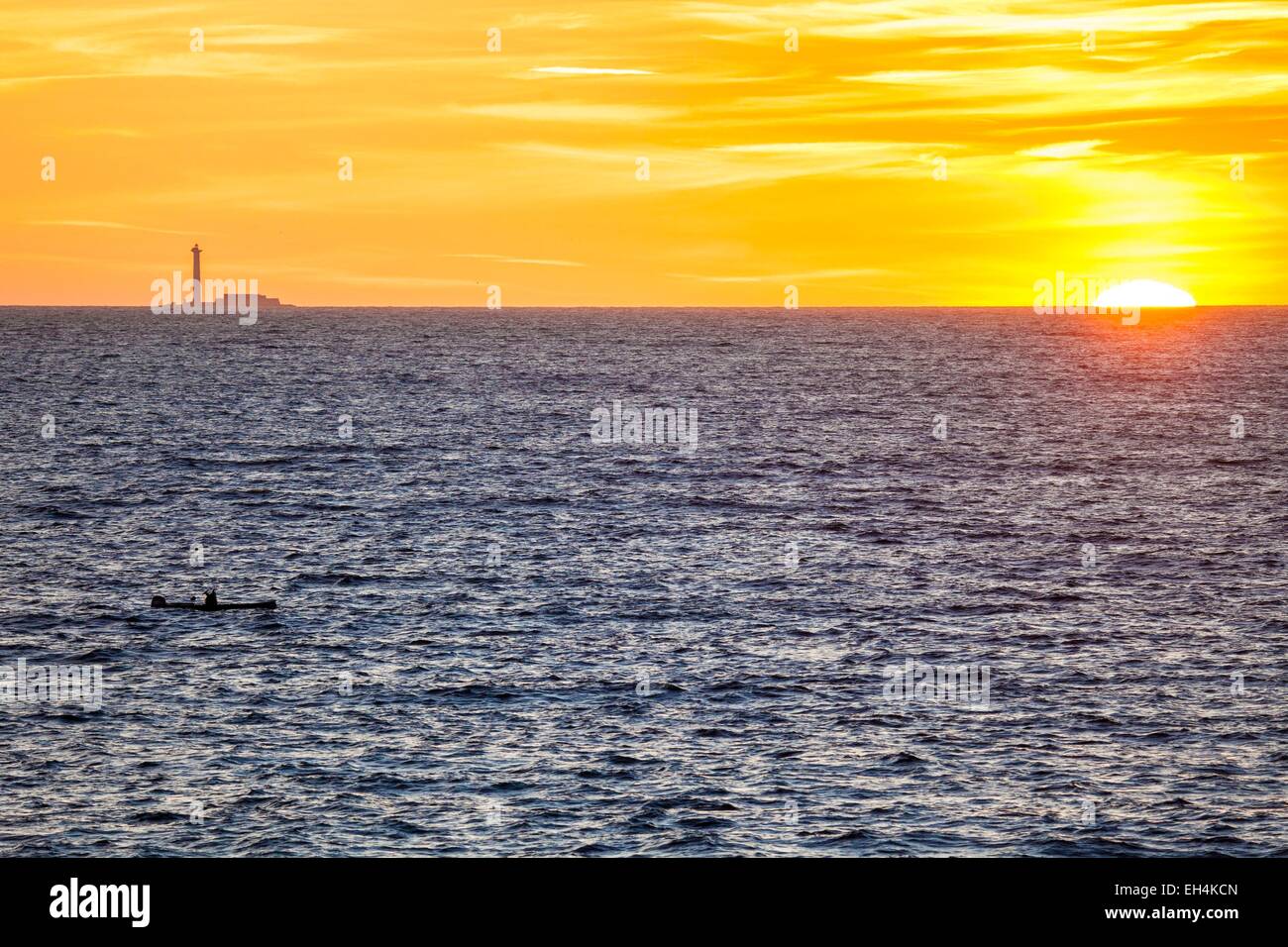 France, Bouches du Rhône, Marseille, coucher de soleil sur la mer et l'île de Planier Banque D'Images
