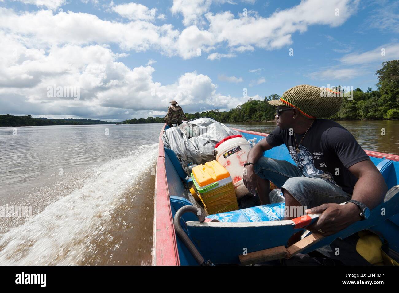 France, Guyane, Parc amazonien de Guyane (Parc amazonien de la Guyane), pirogue sur le Lawa, en aval de devenir le fleuve Maroni Banque D'Images