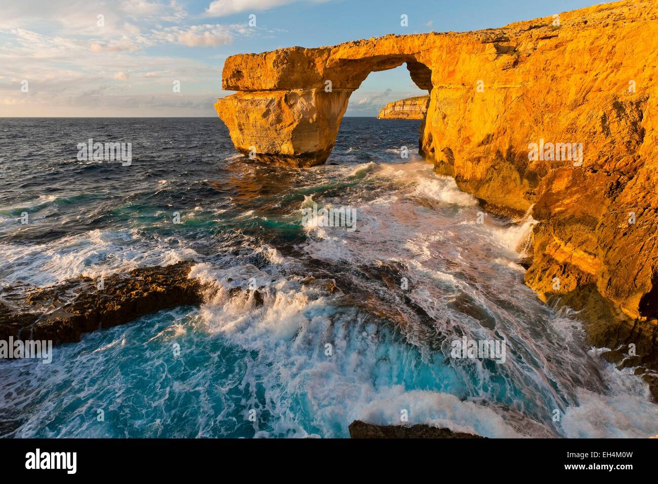 Malte, l'île de Gozo, l'arche naturelle de la fenêtre d'Azur Banque D'Images