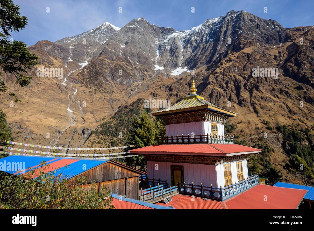 Le Népal, Gandaki zone, Manaslu Circuit, entre Prok et Lho, le village de Lho (alt.3180m), Ribung monastère Gompa Banque D'Images