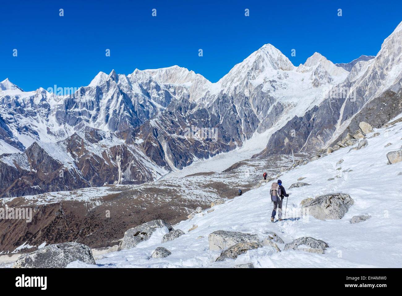 Le Népal, Gandaki zone, Manaslu Circuit, entre Dharamsala et Bimthang, descendant la Larkya Pass Banque D'Images
