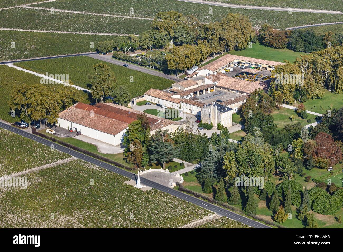 France, Gironde, Pauillac, Château d'Armailhac Pauillac croissance cinquième (vue aérienne) Banque D'Images