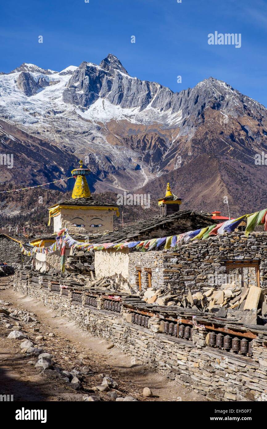 Le Népal, Gandaki zone, Manaslu Circuit, entre Lho et Samagaon, Samagaon (alt.3520m), monastère bouddhiste Banque D'Images