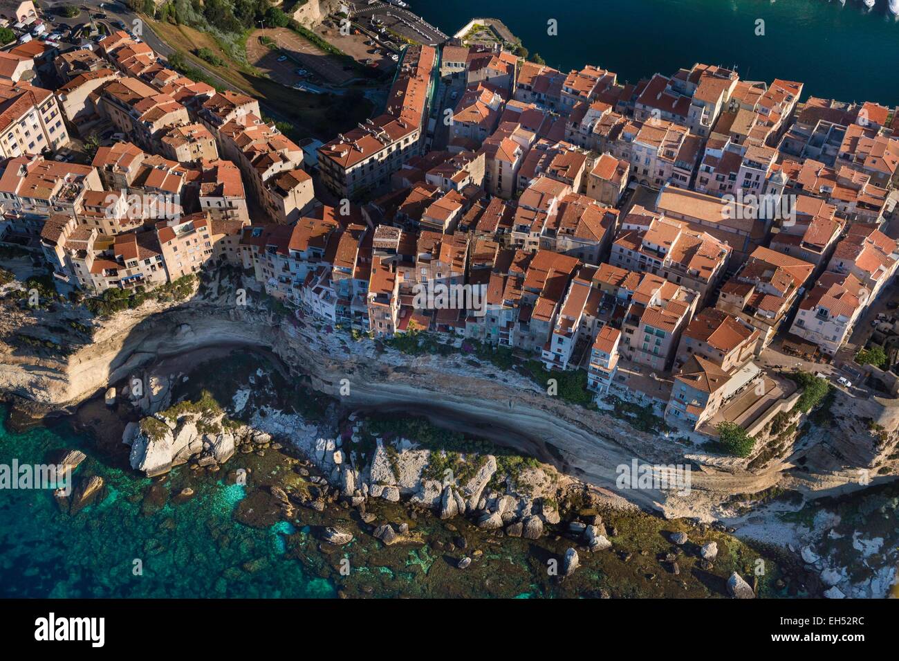 France, Corse du Sud, Bonifacio, vieille ville (vue aérienne) Banque D'Images