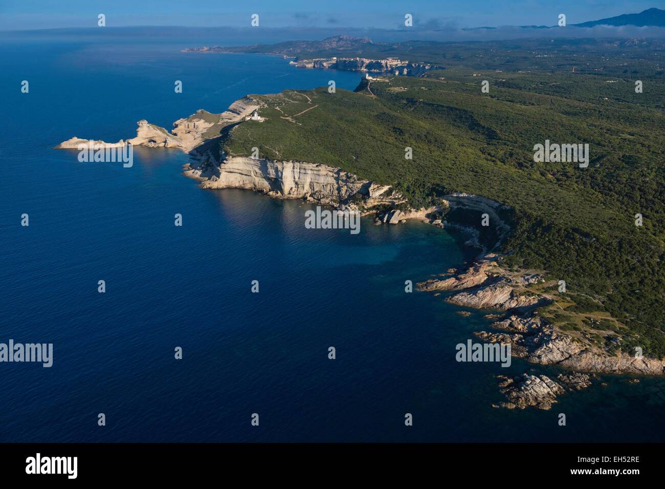 France, Corse du Sud, Bonifacio, région côtière près de phare de Pertusato (vue aérienne) Banque D'Images