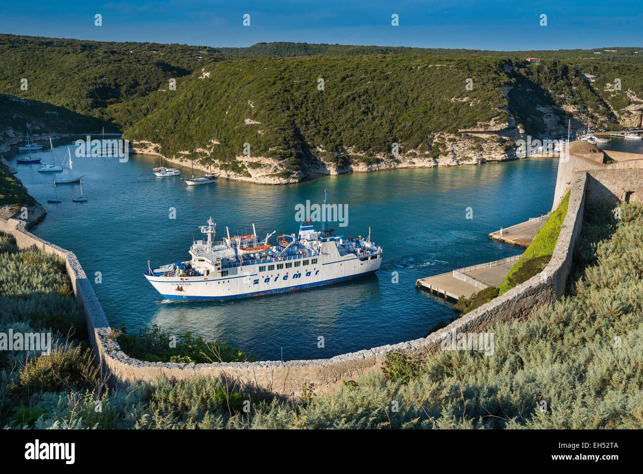 France, Corse du Sud, Bonifacio, Bonifacio port Banque D'Images