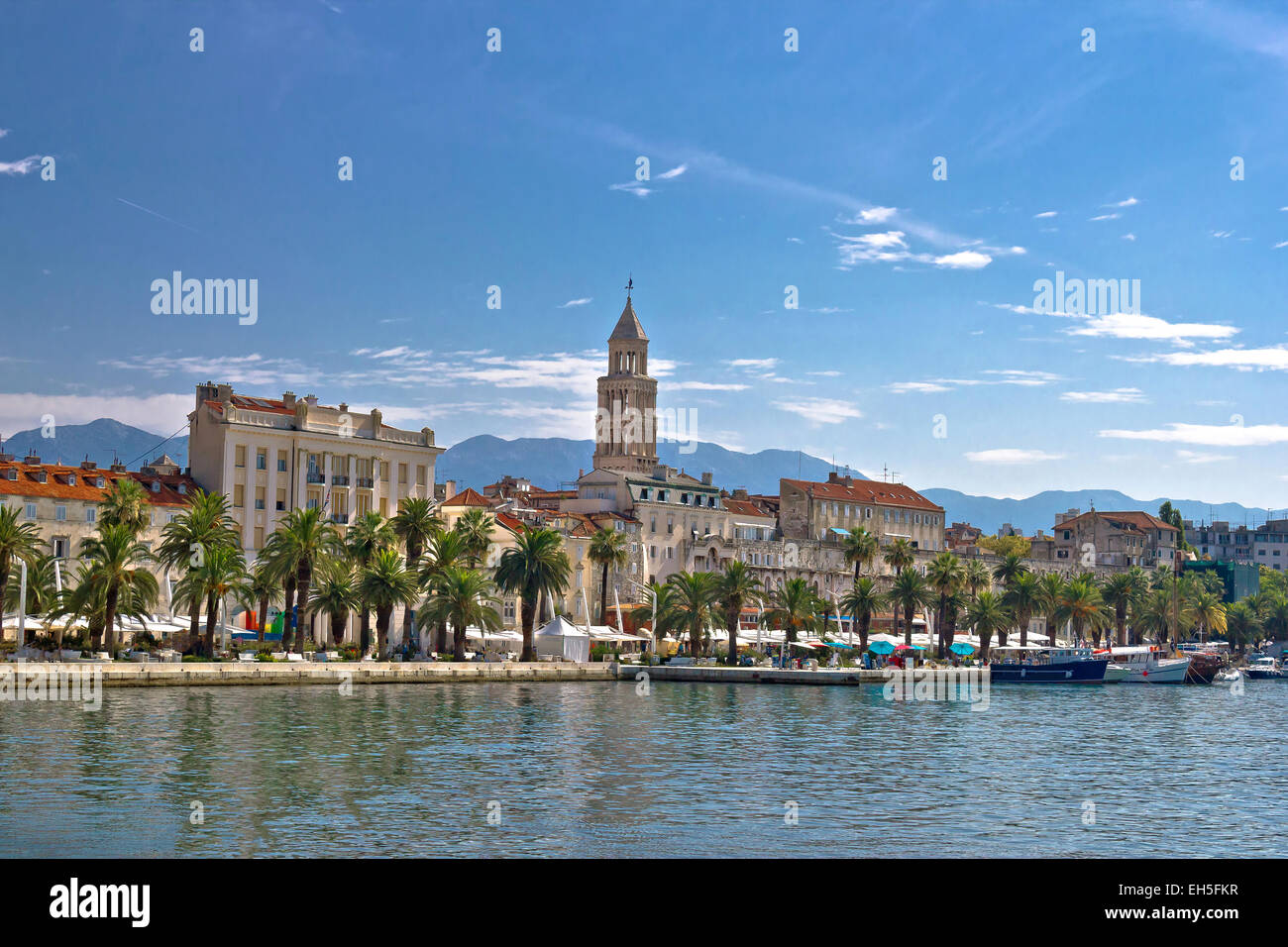 Front de mer de Split et promenade palm Dioclétien vue, Dalmatie, Croatie Banque D'Images