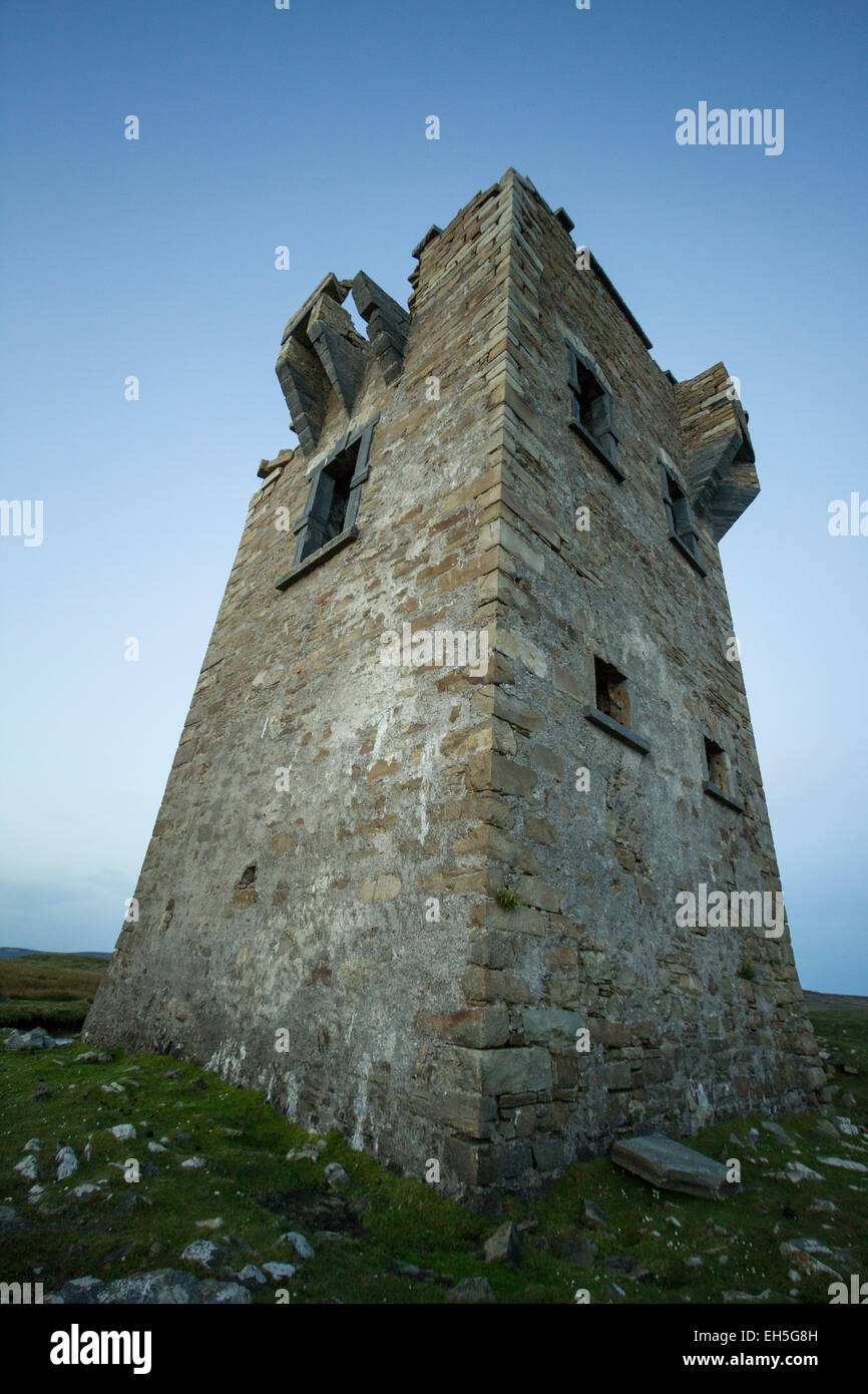 Moody close up photographie de Glen Head Tower à Gleann Cholm Cille Donegal, Co. Banque D'Images