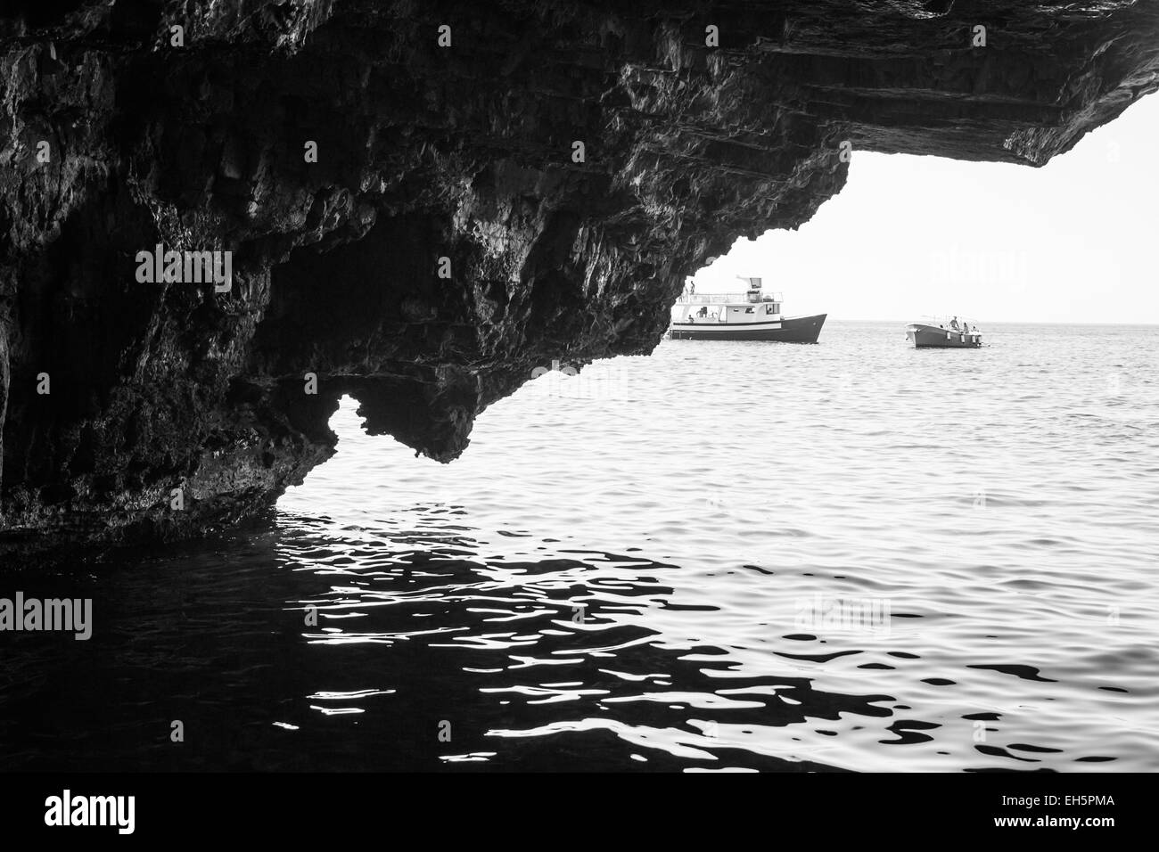 Visite de la grotte de la mer Banque D'Images