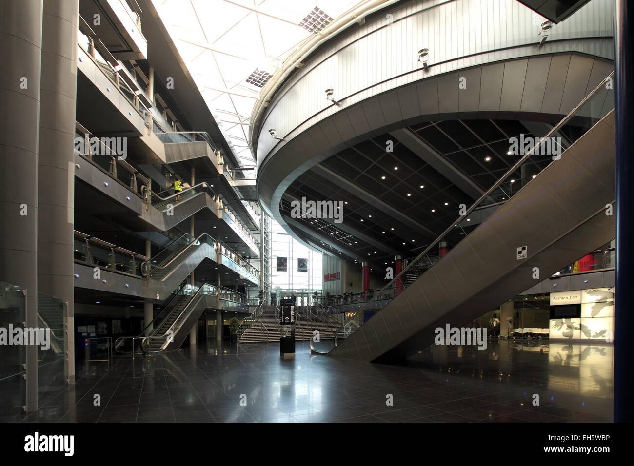 Intérieur de Millennium Point, Birmingham, qui abrite le Think Tank, Birmingham City University, & Metropolitan College Banque D'Images