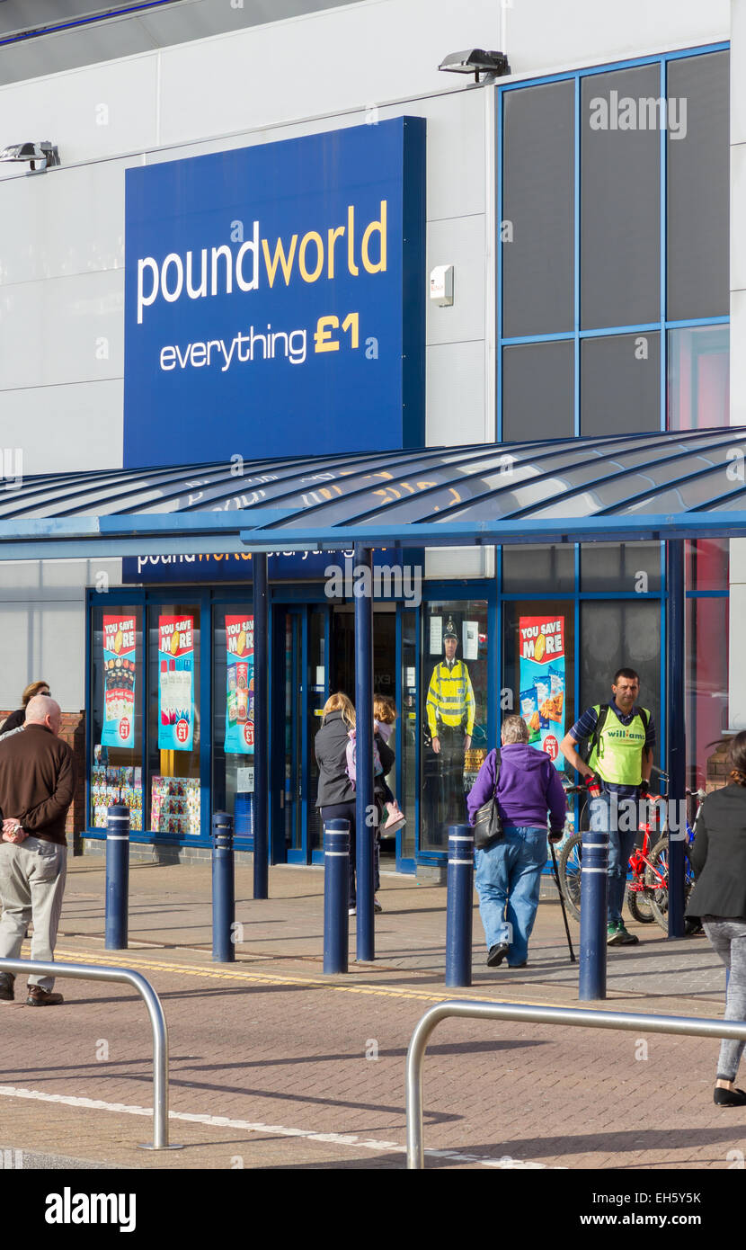 Poundworld boutique discount sur Middlebrook Retail Park, Horwich, Bolton Banque D'Images