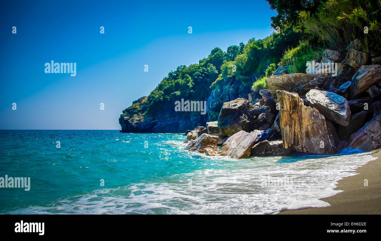 Plage, Hagia Saranta Pelion, Grèce. L'une des plus belles plages de Pelio, Pilio Banque D'Images