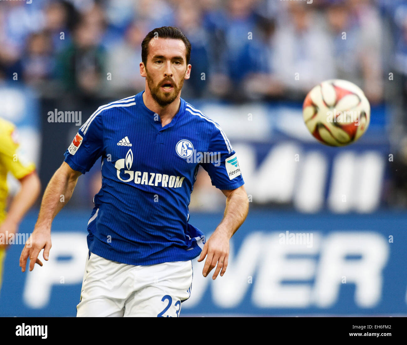 Gelsenkirchen, Allemagne. 8 mars, 2015. Bundesliga allemande 2014/2015 journée 24 Saison, Schalke 04 (S04) vs 1899 Hoffenheim ---- Christian Fuchs (S04) : crédit kolvenbach/Alamy Live News Banque D'Images
