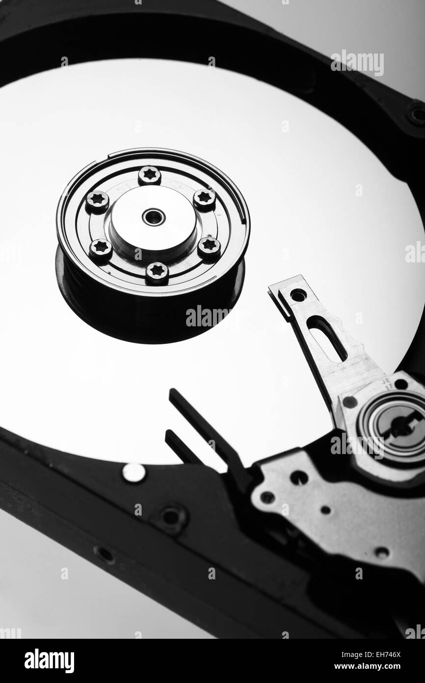 Photo avec les détails de l'intérieur d'un disque dur de l'ordinateur. Banque D'Images