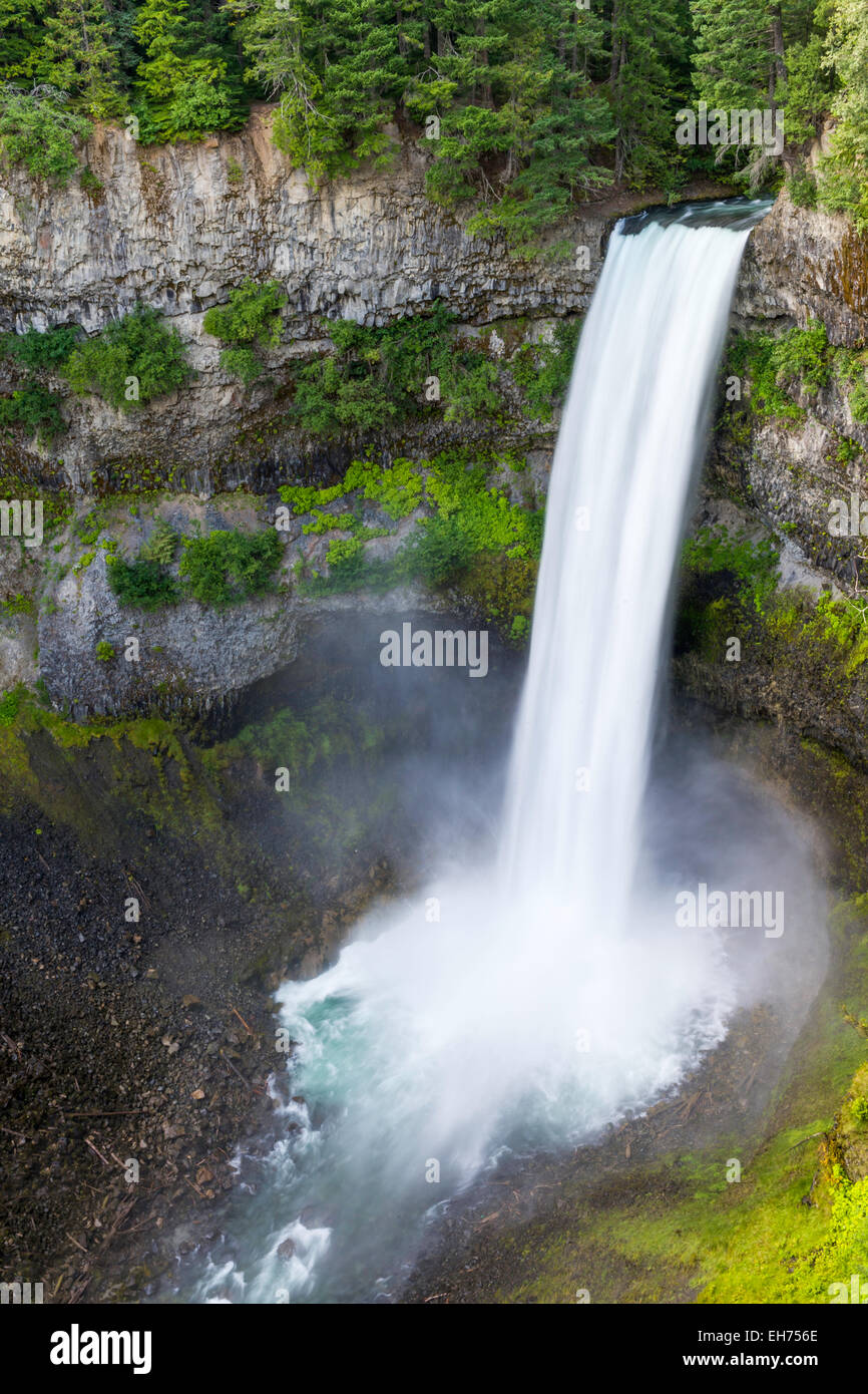 Brandywine Falls (70 mètres, 230 pieds), Brandywine Falls Provincial Park, British Columbia, Canada Banque D'Images