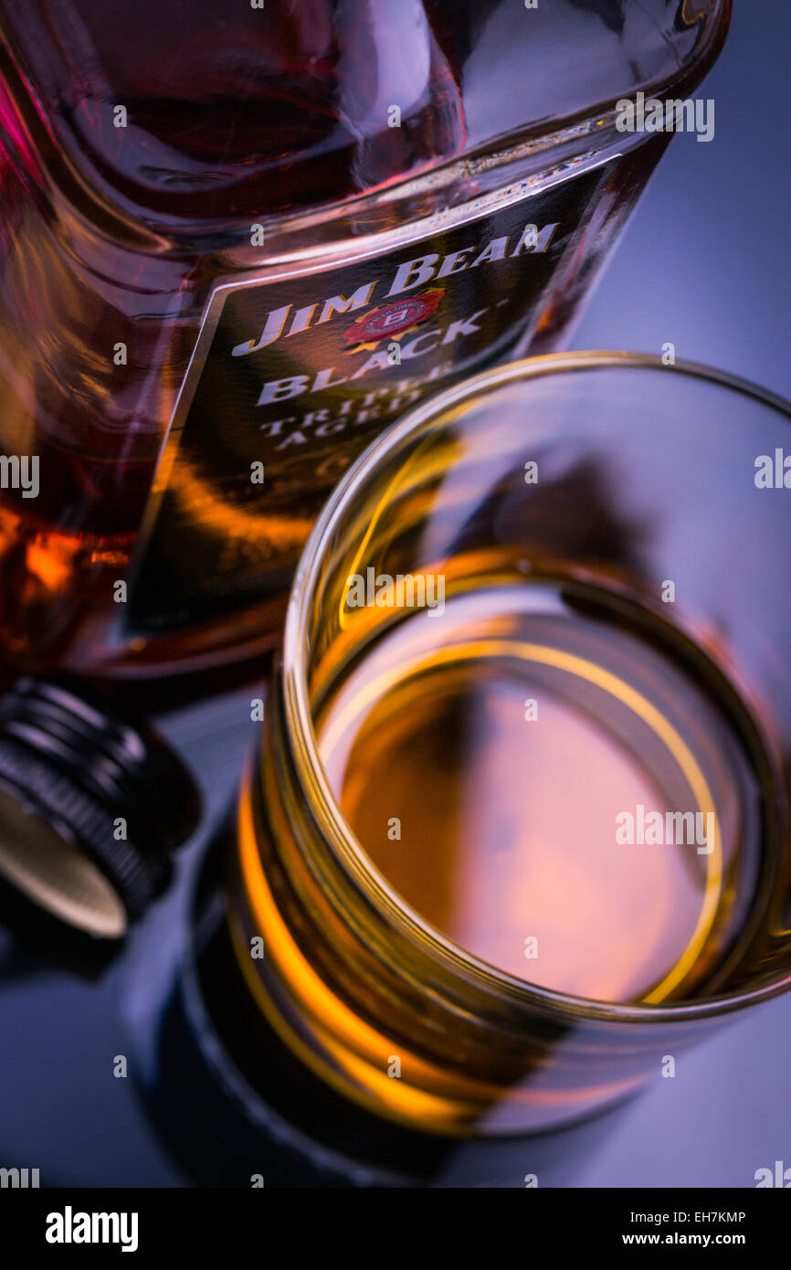 BERLIN, ALLEMAGNE -JULI 15, 2014 : Jim Beam est marque de whisky bourbon produite à Clermont, Kentucky. C'est l'une des meilleures vente Banque D'Images