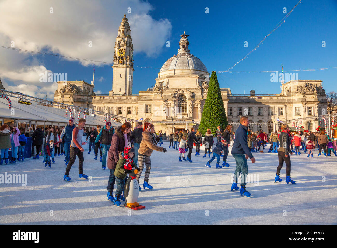 Winter Wonderland, City Hall, Cardiff, Pays de Galles, Royaume-Uni, Europe Banque D'Images