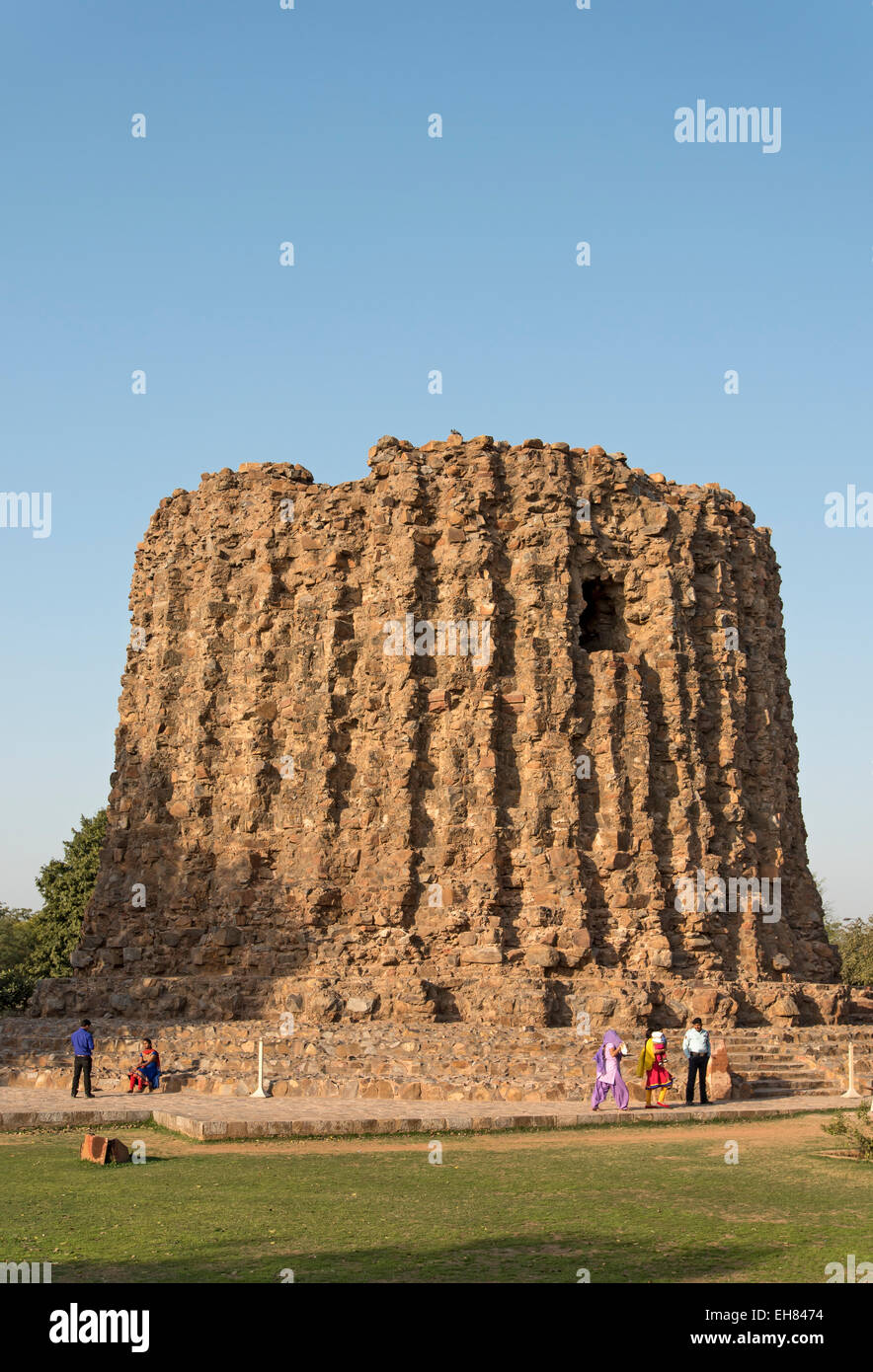 L'Alai inachevé au complexe Qutb Minar Minar, Delhi, Inde Banque D'Images