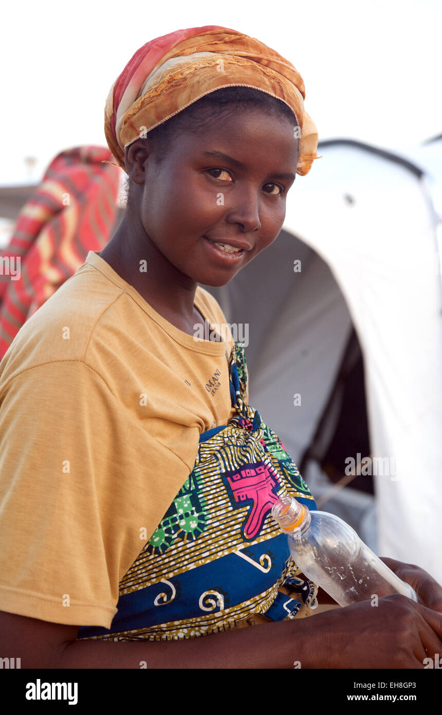 Souriant et heureux portraits hommes, femmes et enfants d'origine touareg Agadez, au nord du Niger, Afrique de l'Ouest. Banque D'Images