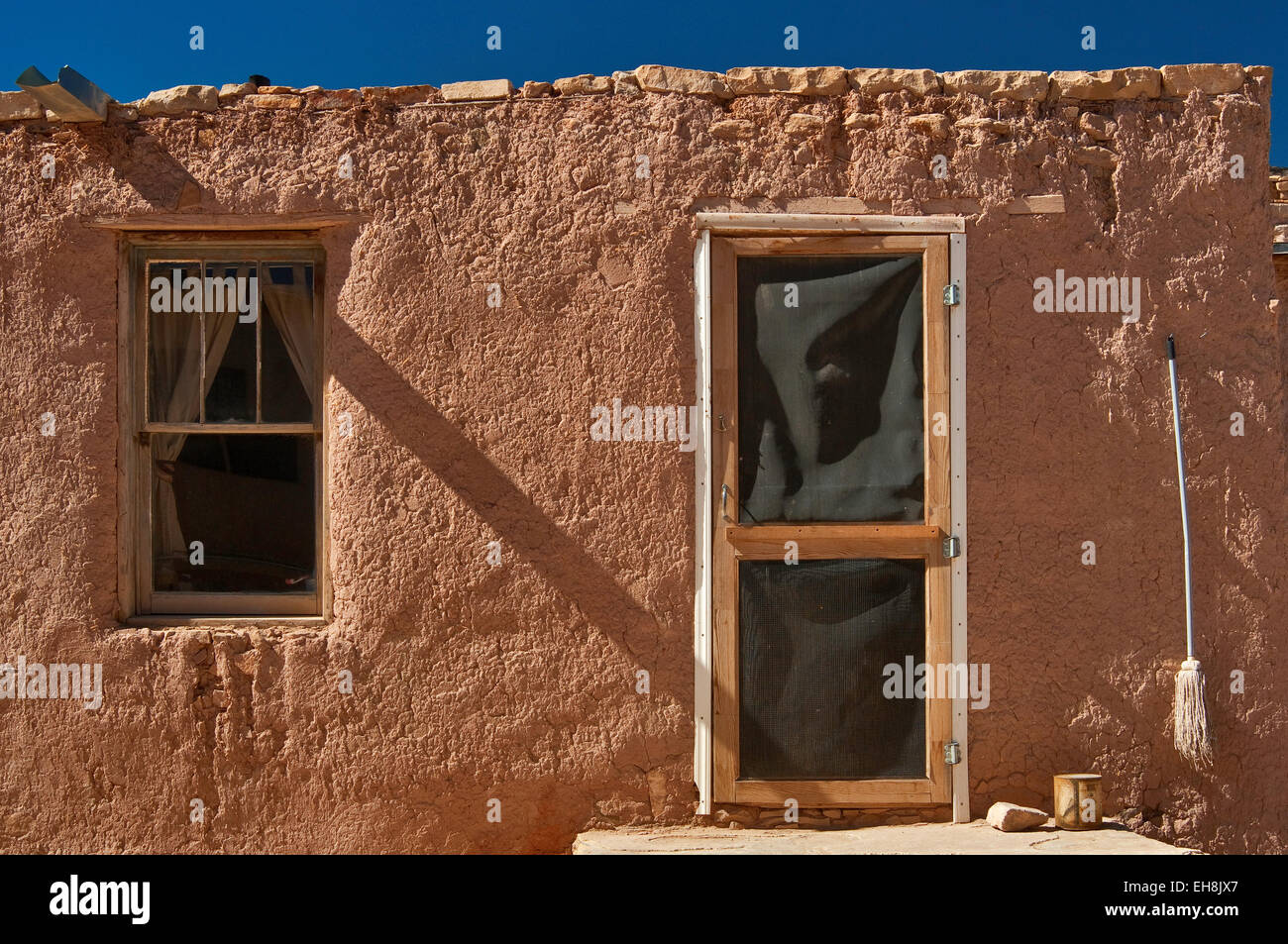 Détail de maison en adobe Acoma Pueblo (Sky City), Native American Indian Reservation Acoma Pueblo de, New Mexico, USA Banque D'Images