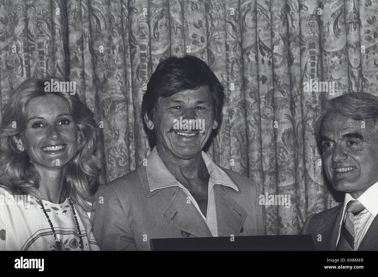 CHARLES BRONSON avec Jill Ireland et Jack Valenti 1983. © Alena Premier/Globe Photos/ZUMA/Alamy Fil Live News Banque D'Images