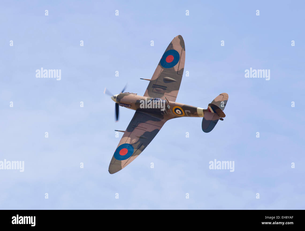Spitfire Mk5 effectuant à Duxford Banque D'Images