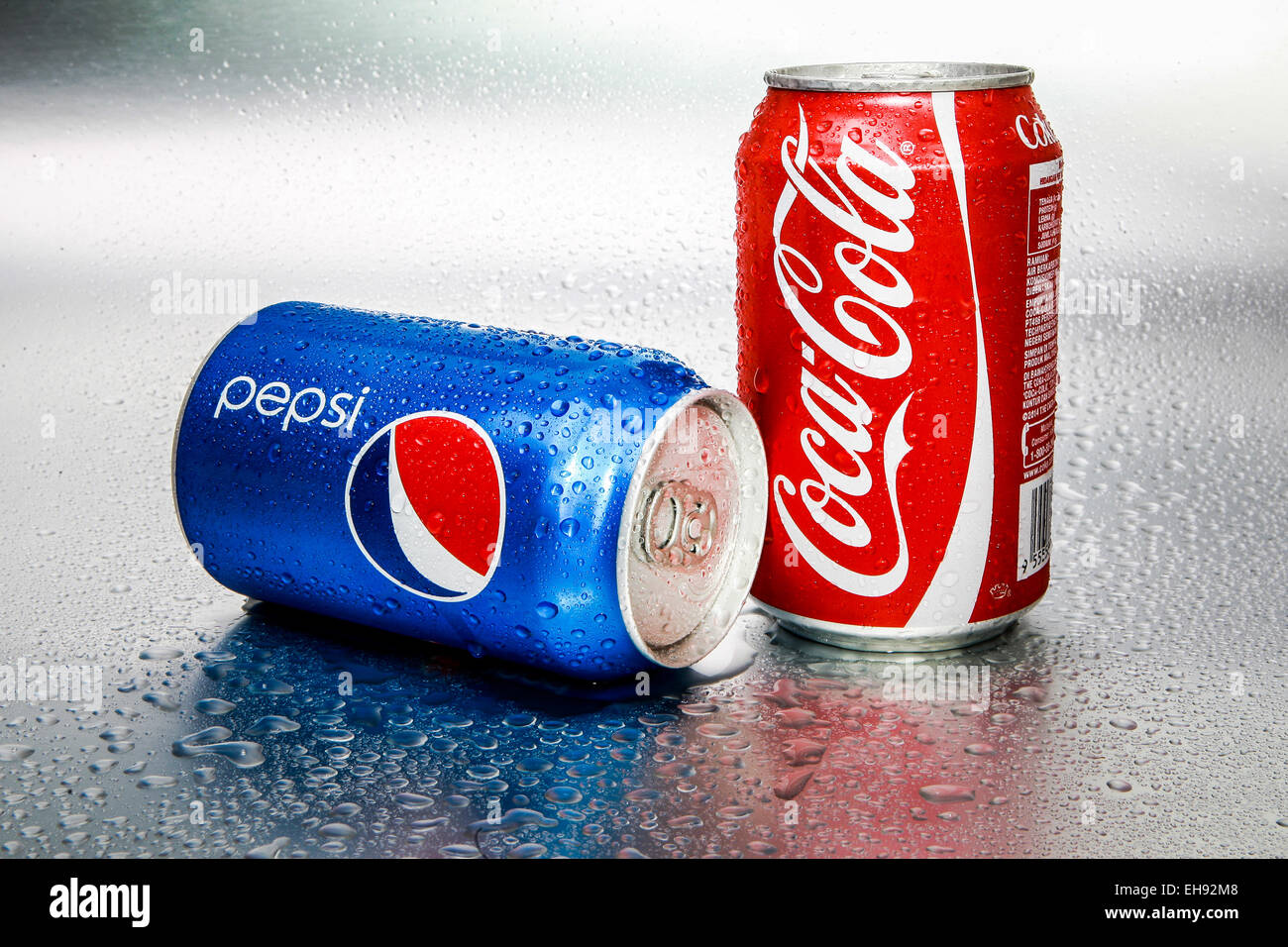 Pepsi coca cola Banque de photographies et d'images à haute résolution -  Alamy