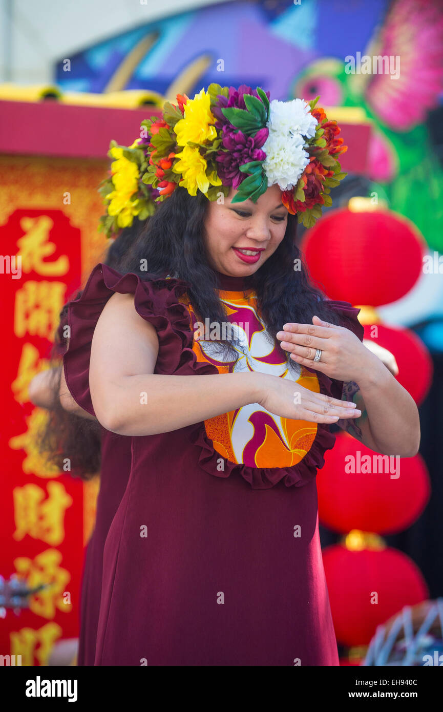Les spectacles de danse folklorique Tahitienne au Nouvel An chinois qui a eu lieu à Las Vegas Banque D'Images