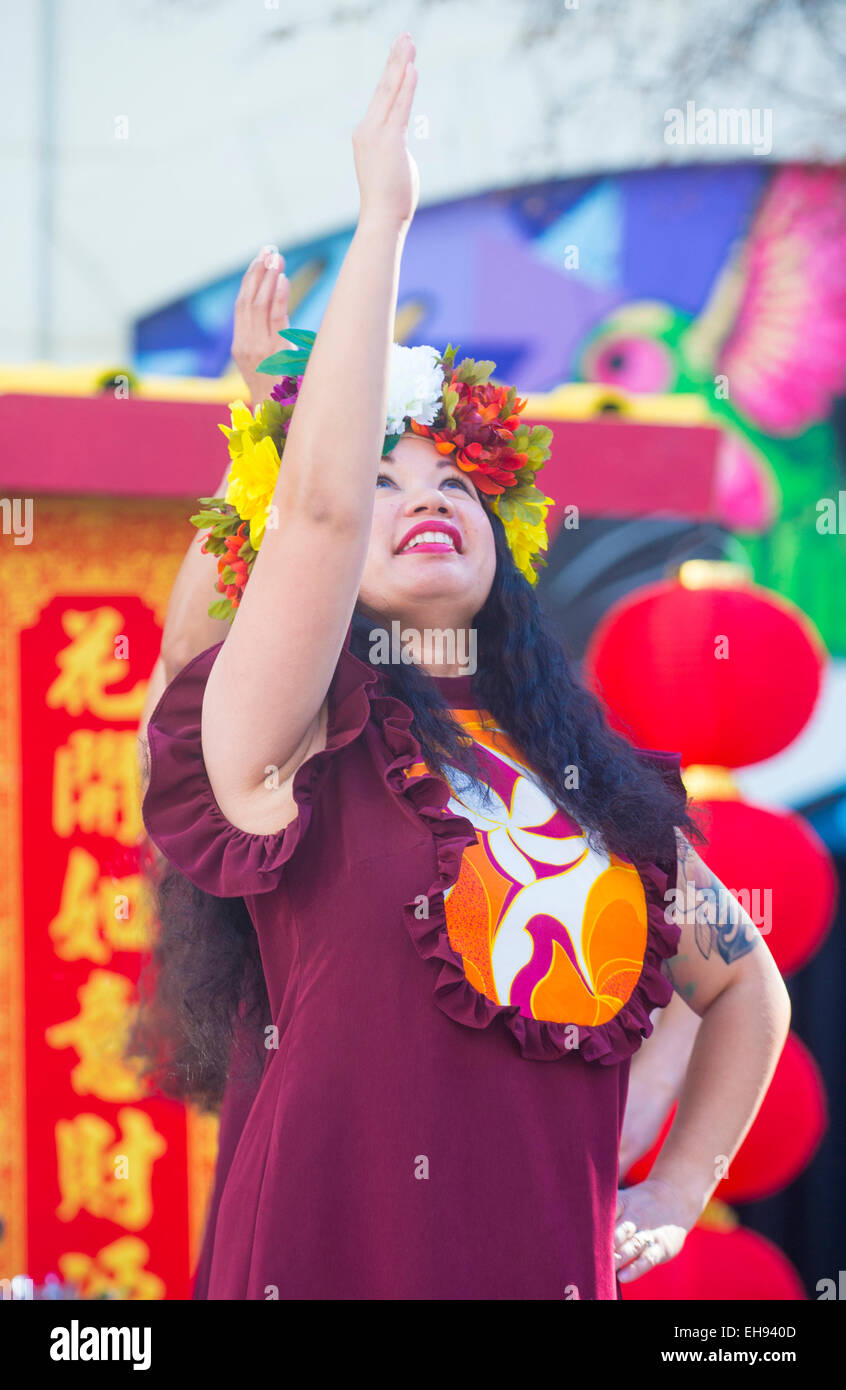 Les spectacles de danse folklorique Tahitienne au Nouvel An chinois qui a eu lieu à Las Vegas Banque D'Images