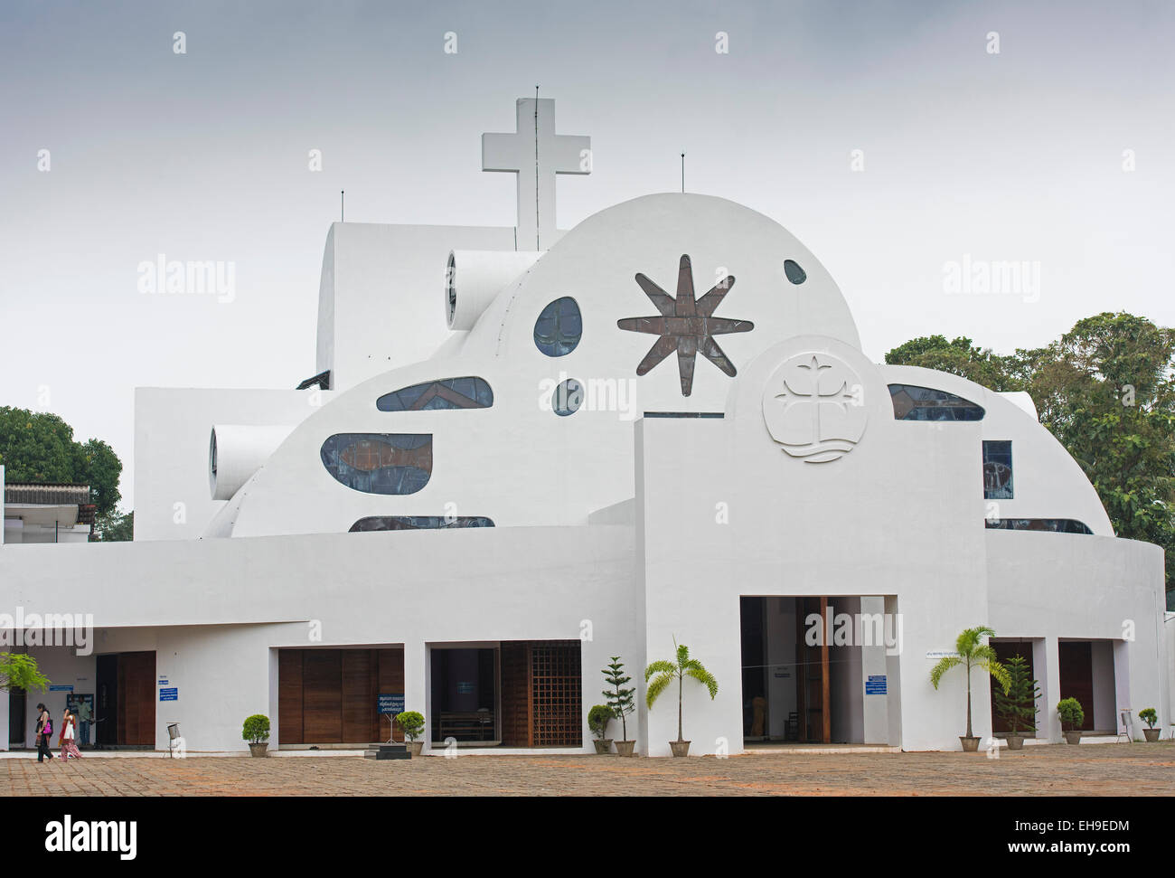 La Saint-Pierre et Saint-Paul l'Église orthodoxe ou Parumala, construite par l'architecte Charles Correa, Parumala, Kerala, Inde Banque D'Images