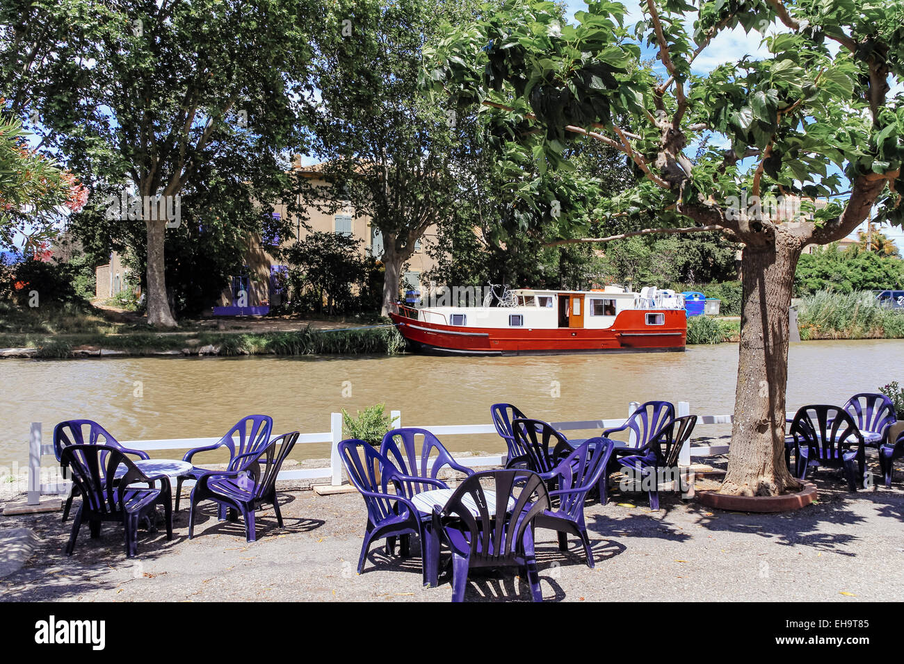 Homps, Canal du Midi, Aude, Languedoc-Roussillon, France Banque D'Images